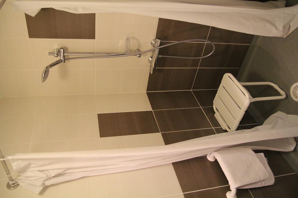 La Madeleine Hotel Saint-Benoit-sur-Loire Room photo
