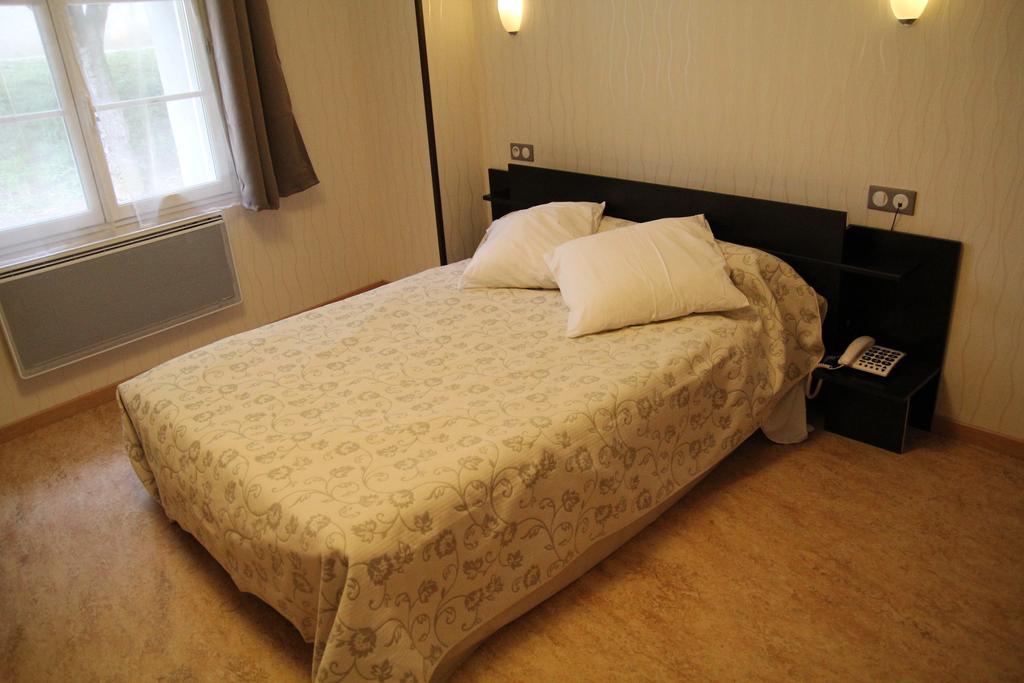La Madeleine Hotel Saint-Benoit-sur-Loire Room photo