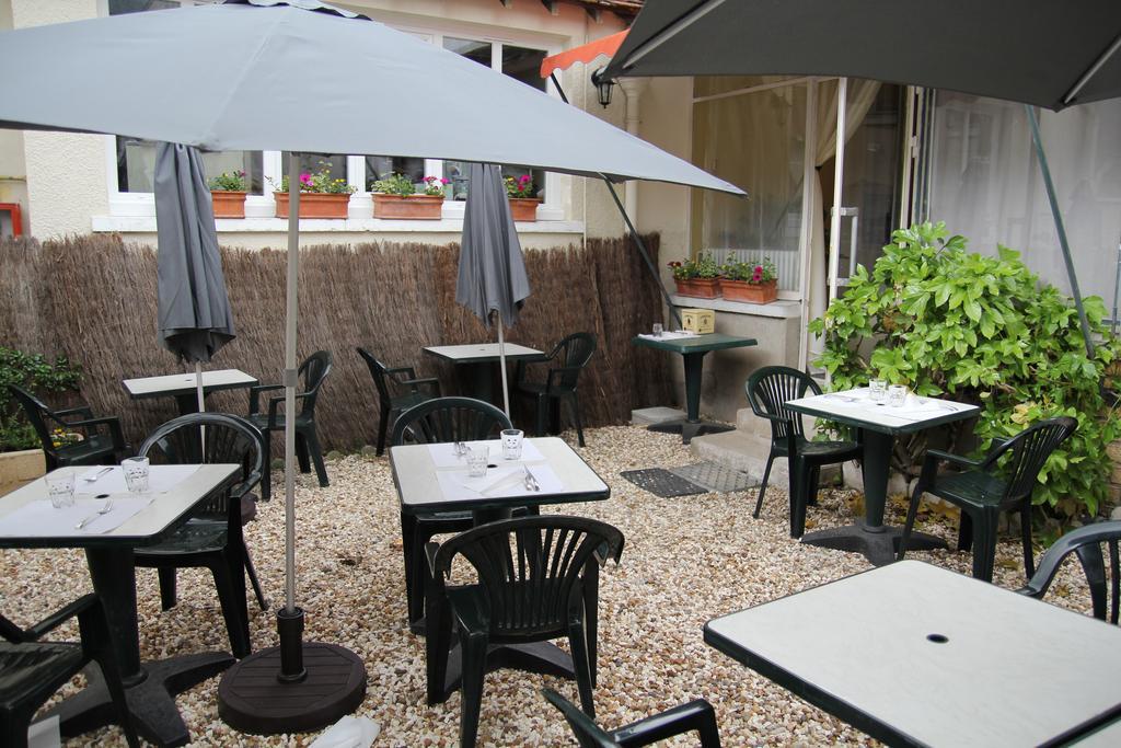 La Madeleine Hotel Saint-Benoit-sur-Loire Exterior photo