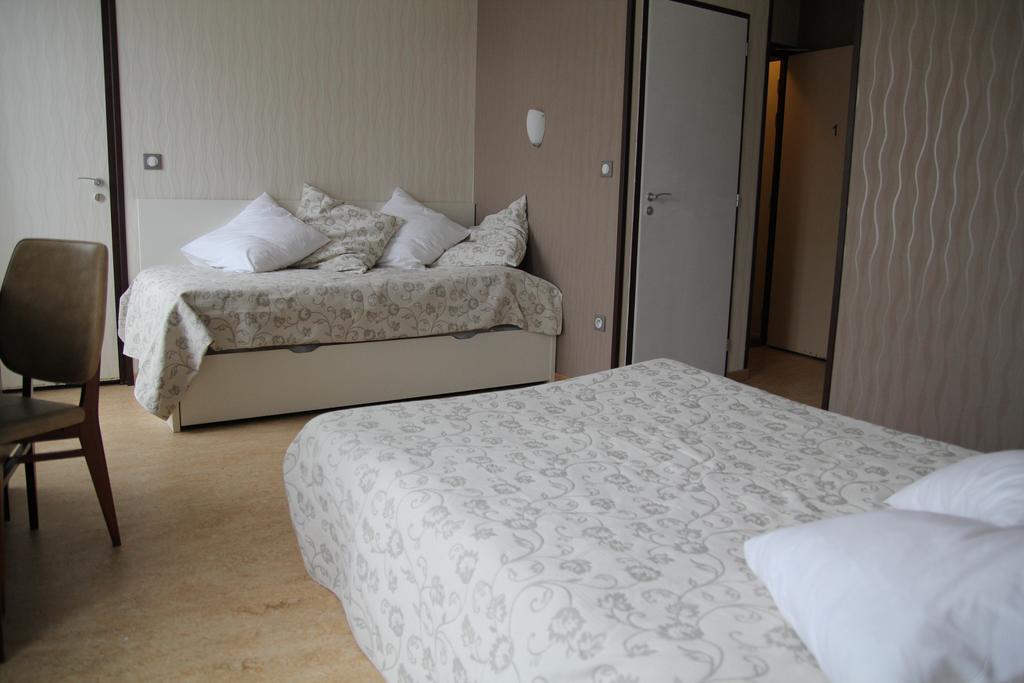 La Madeleine Hotel Saint-Benoit-sur-Loire Room photo
